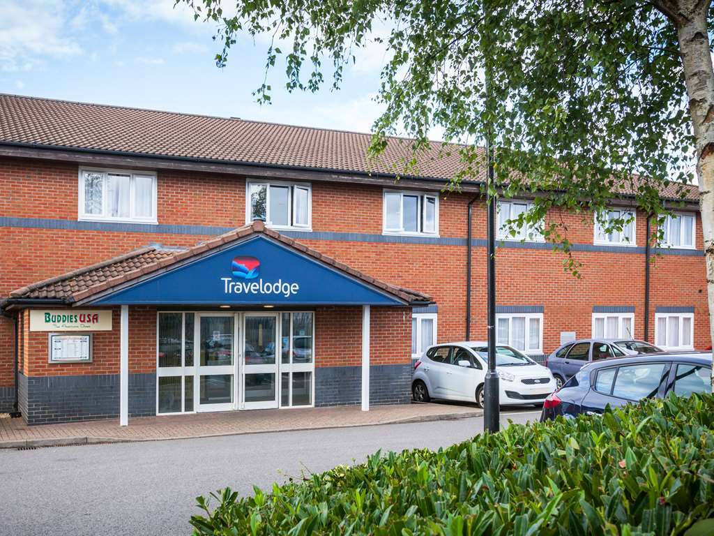Travelodge Milton Keynes Old Stratford Exterior foto